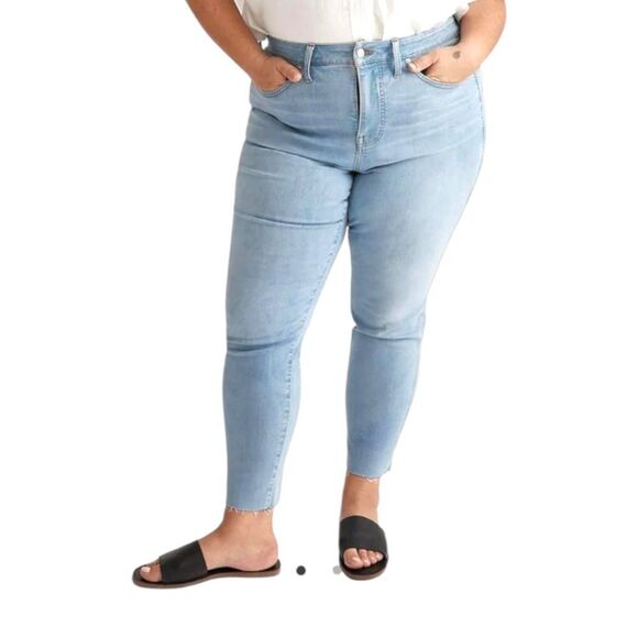 MADEWELL Women's Plus Size Super Soft Light Blue  10" High Rise Skinny Crop Jean - Picture 2 of 16